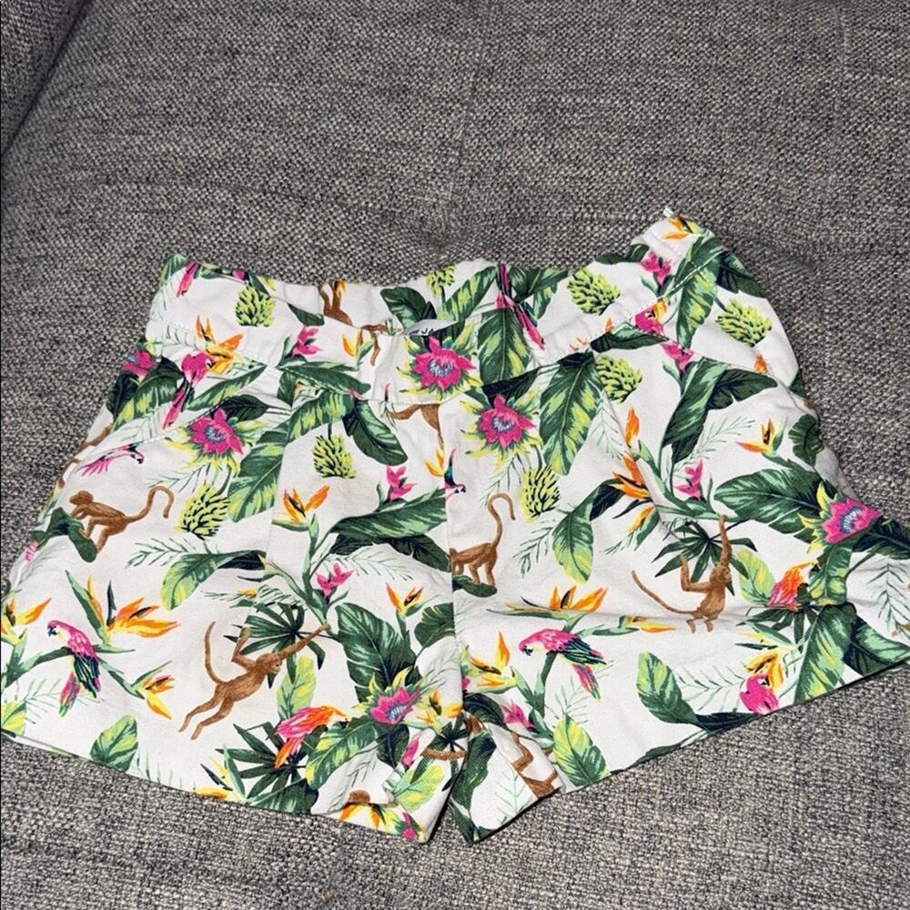 Janie and Jack white jungle print shorts size 5.